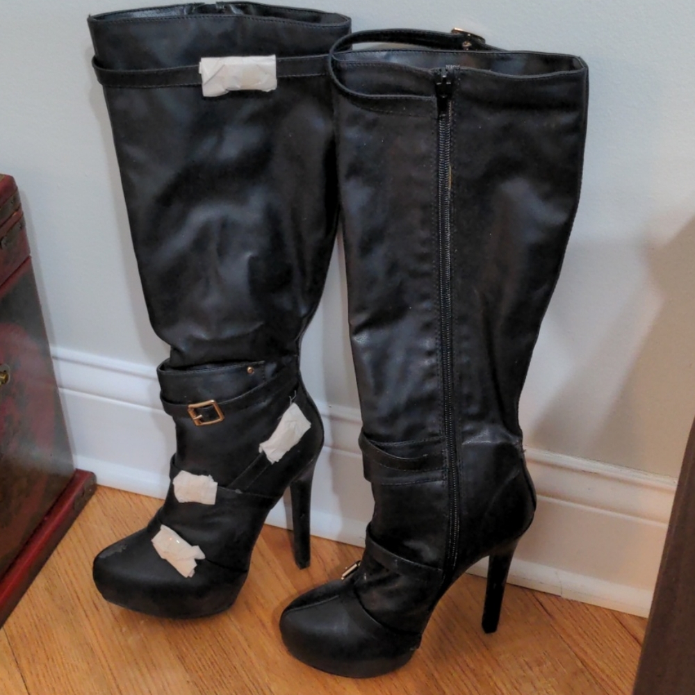 Size 6 high heeled boots with buckles